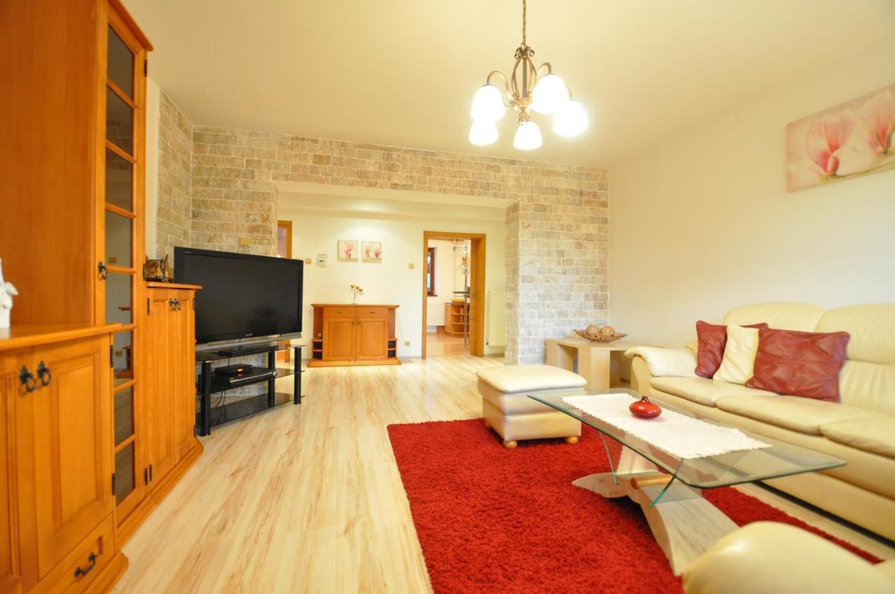 Rodinny Dom "Ako Doma" Veľký Slavkov Extérieur photo